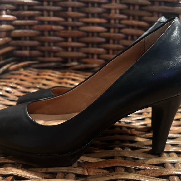 Clarks Indigo Women's Black Leather Comfort Platform
Classic Pump Heels 6 - Picture 4 of 16